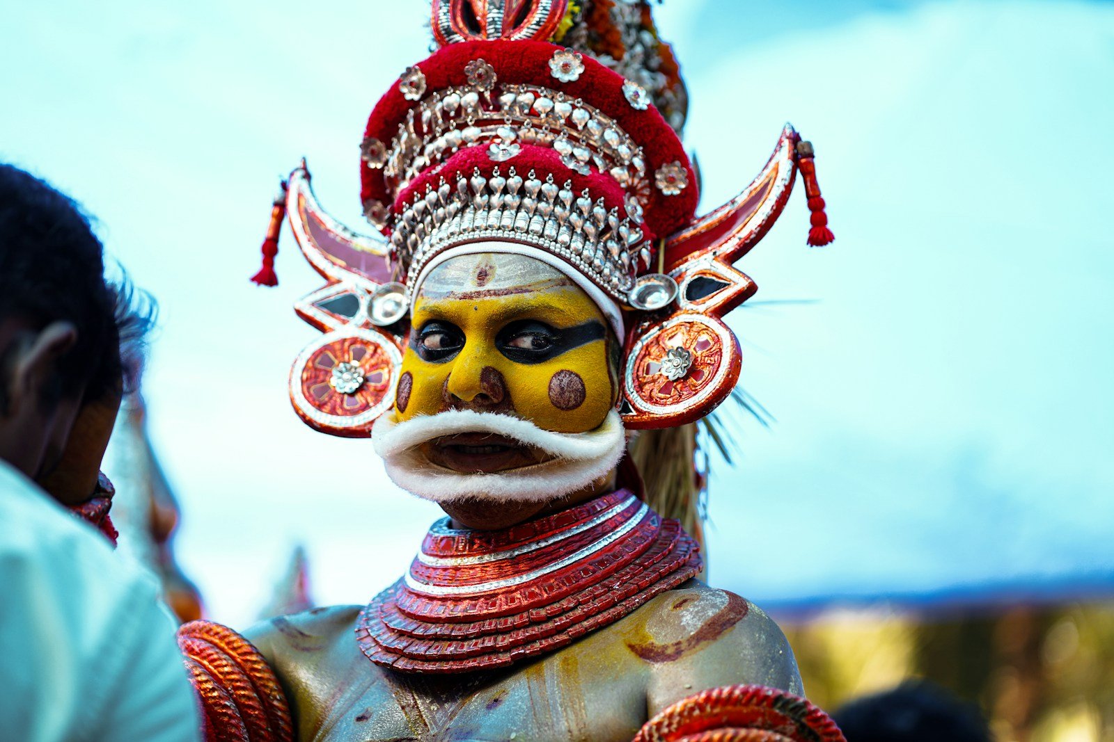 Traditions Unveiled: Immersive Experiences in Cultural Discoveries